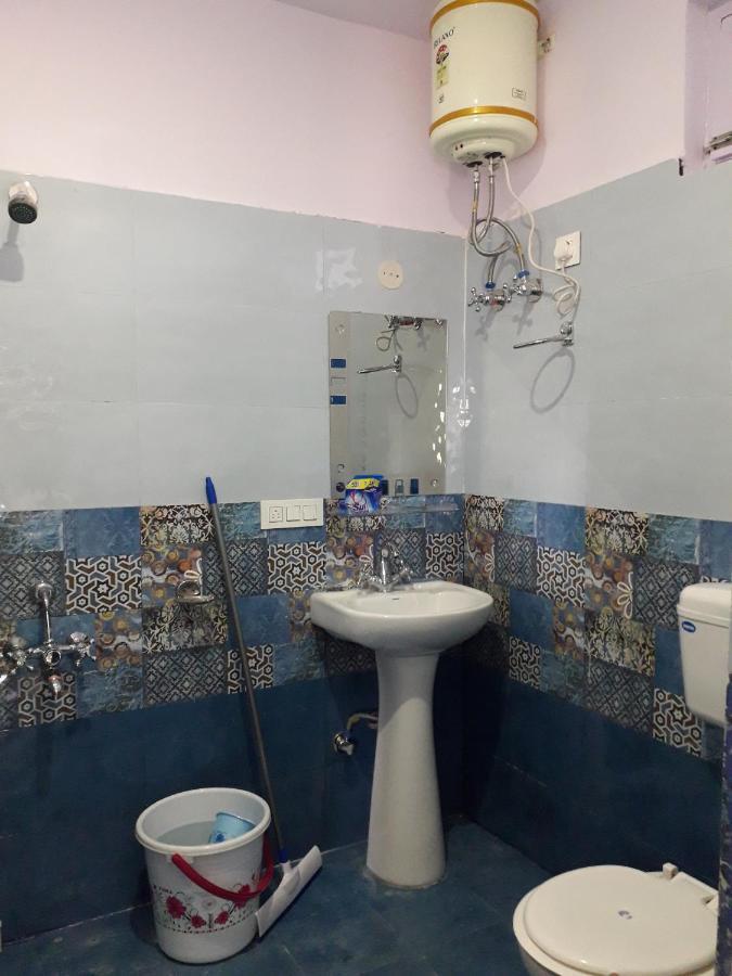 Mohinder & Mohindra Home Stay Bīr エクステリア 写真