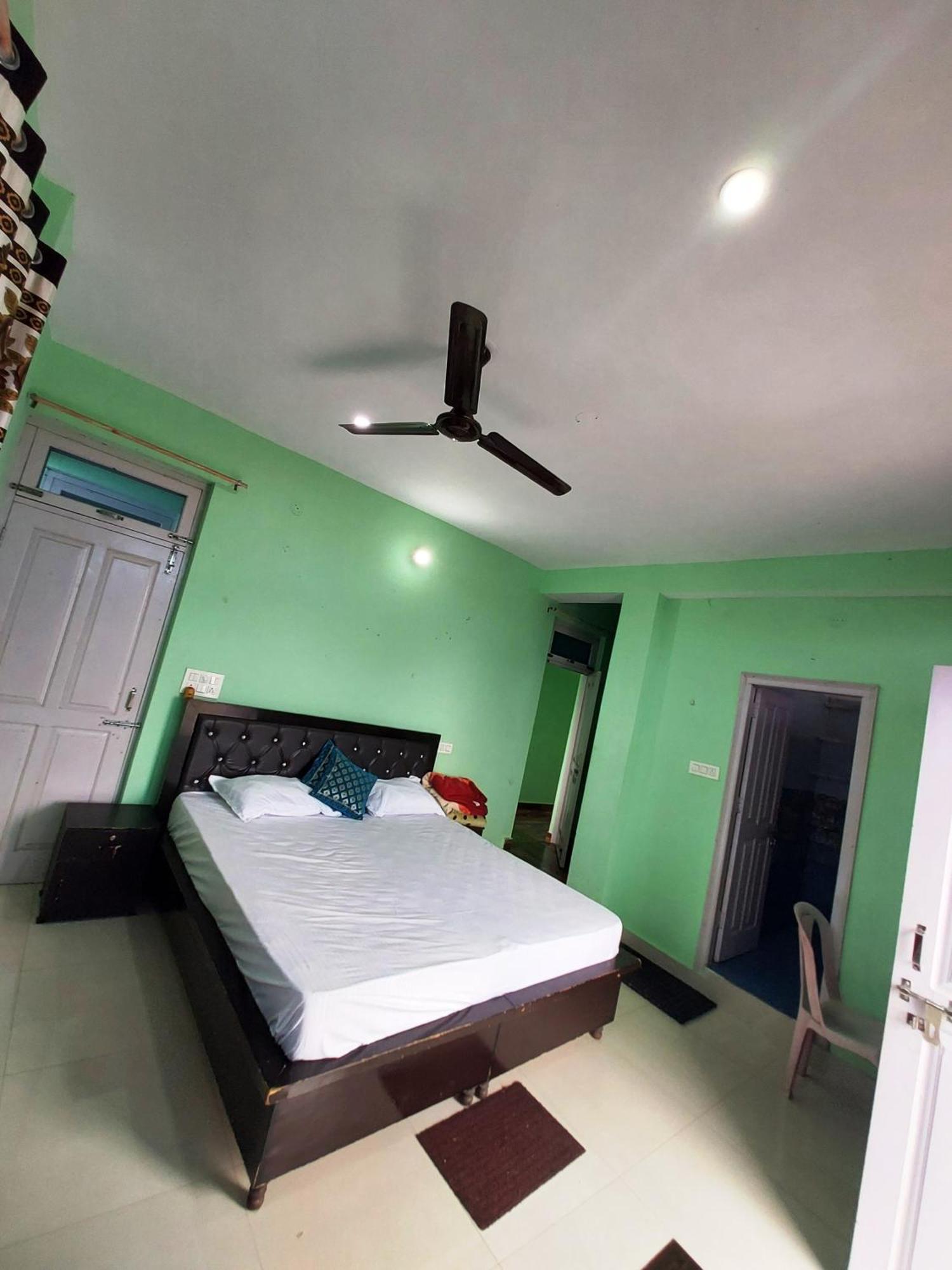 Mohinder & Mohindra Home Stay Bīr エクステリア 写真