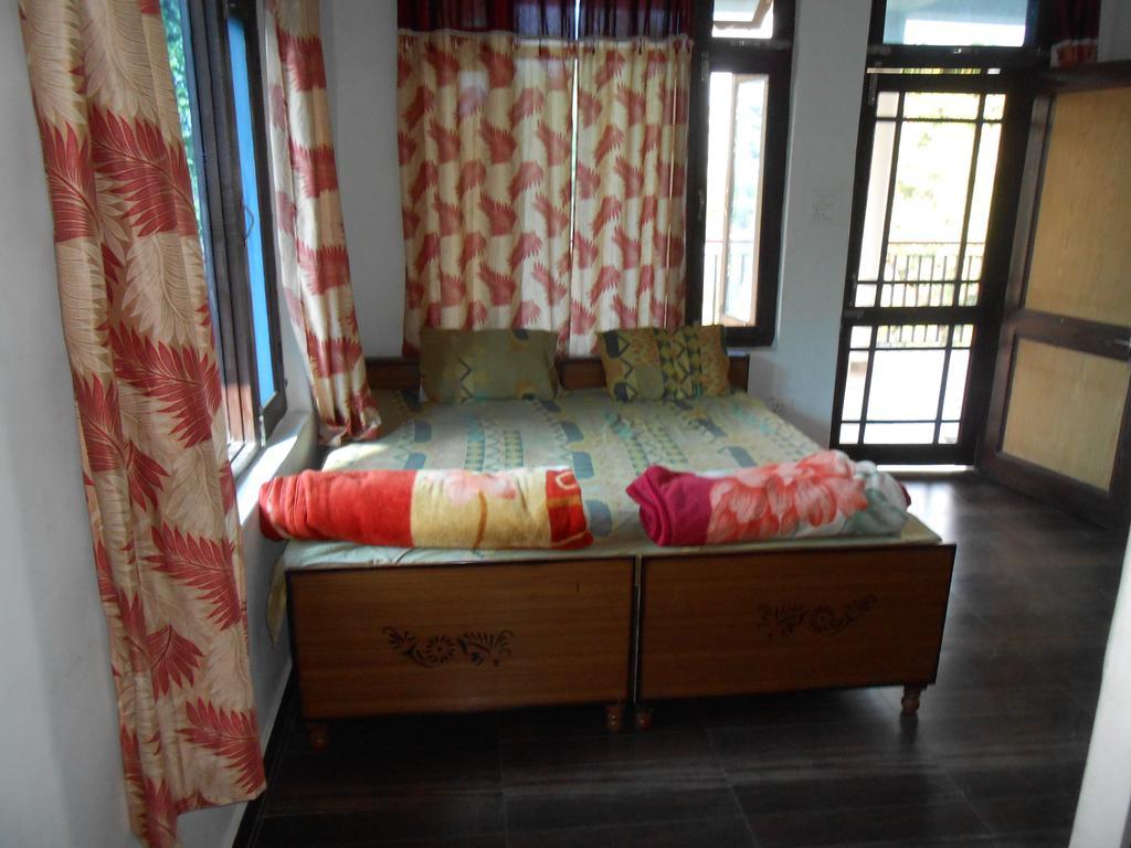Mohinder & Mohindra Home Stay Bīr エクステリア 写真