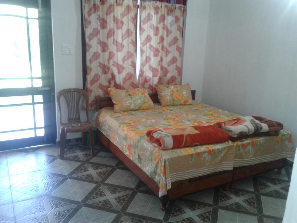 Mohinder & Mohindra Home Stay Bīr エクステリア 写真